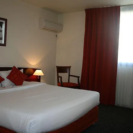Kyriad Prestige - Bordeaux Aeroport Мериньяк
