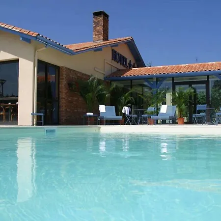 Отель Kyriad Prestige - Bordeaux Aeroport 4*