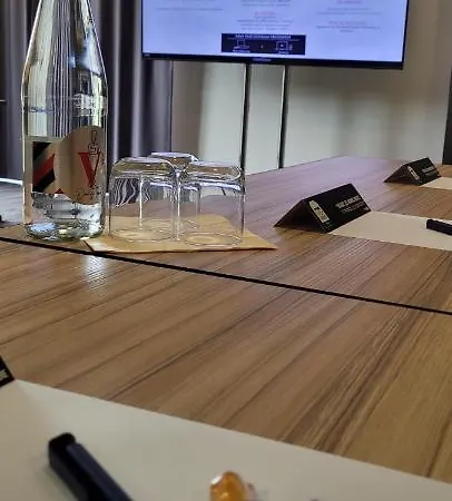 Kyriad Prestige - Bordeaux Aeroport 호텔 4*