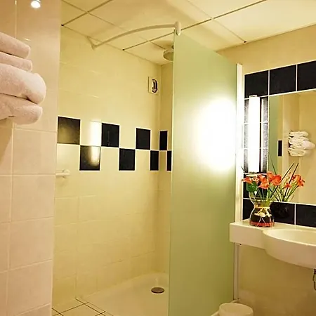 Kyriad Prestige - Bordeaux Aeroport 호텔