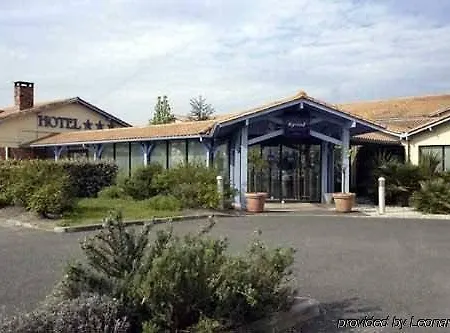 Отель Kyriad Prestige Bordeaux Aeroport 4*