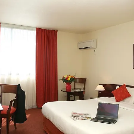 Kyriad Prestige - Bordeaux Aeroport Мериньяк