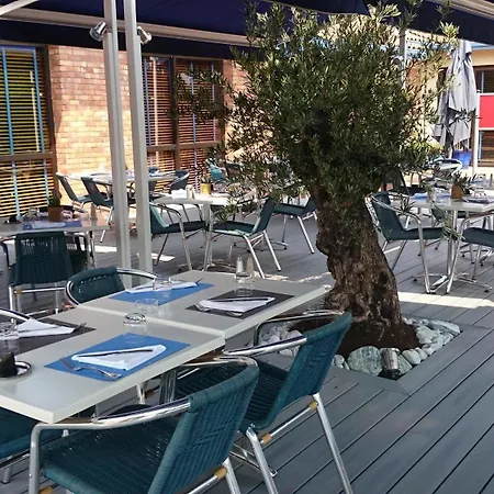 Kyriad Prestige Bordeaux Aeroport Отель