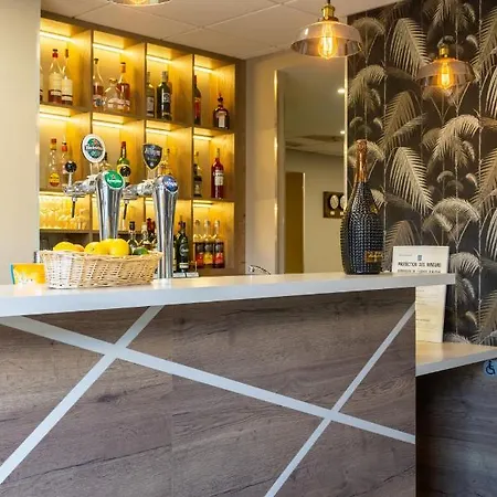Kyriad Prestige Bordeaux Aeroport Отель